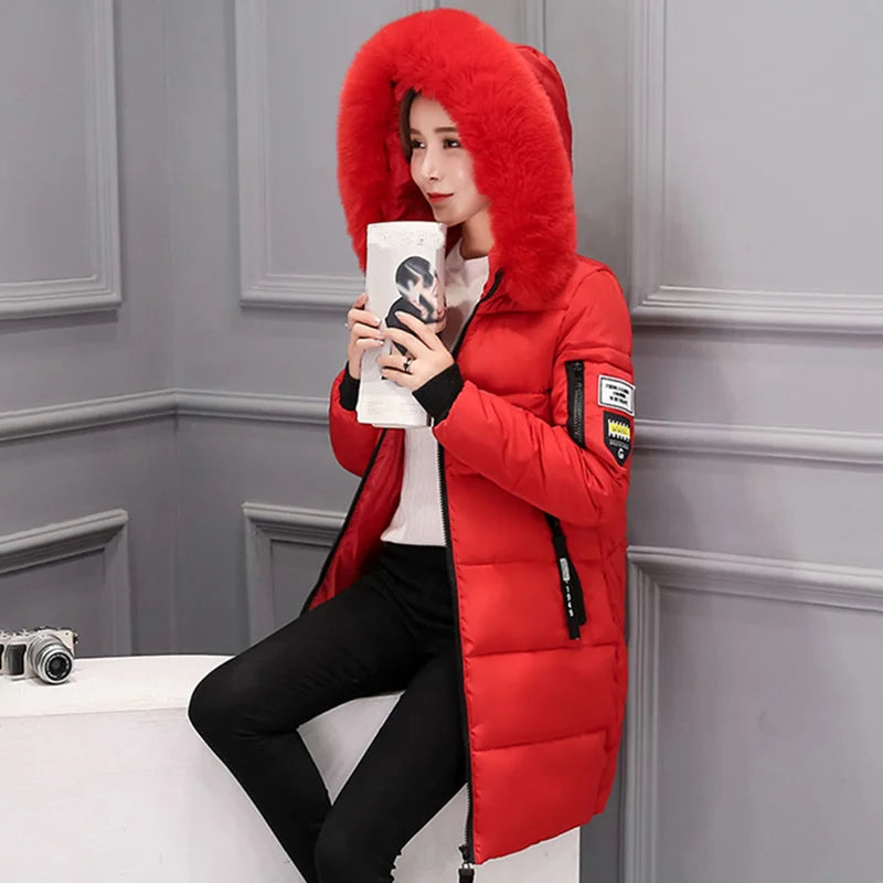 Parka con cappuccio e collo in pelliccia invernale da donna, alla moda, con lettere, tasche con cerniera, design lungo, elegante, sottile, caldo e spesso, cappotti femminili